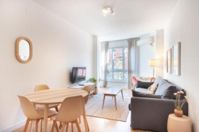 Comfortable Apt for groups next to Sagrada Familia